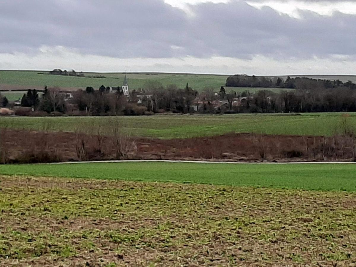 Chatrou Chatelraould-Saint-Louvent Luaran gambar