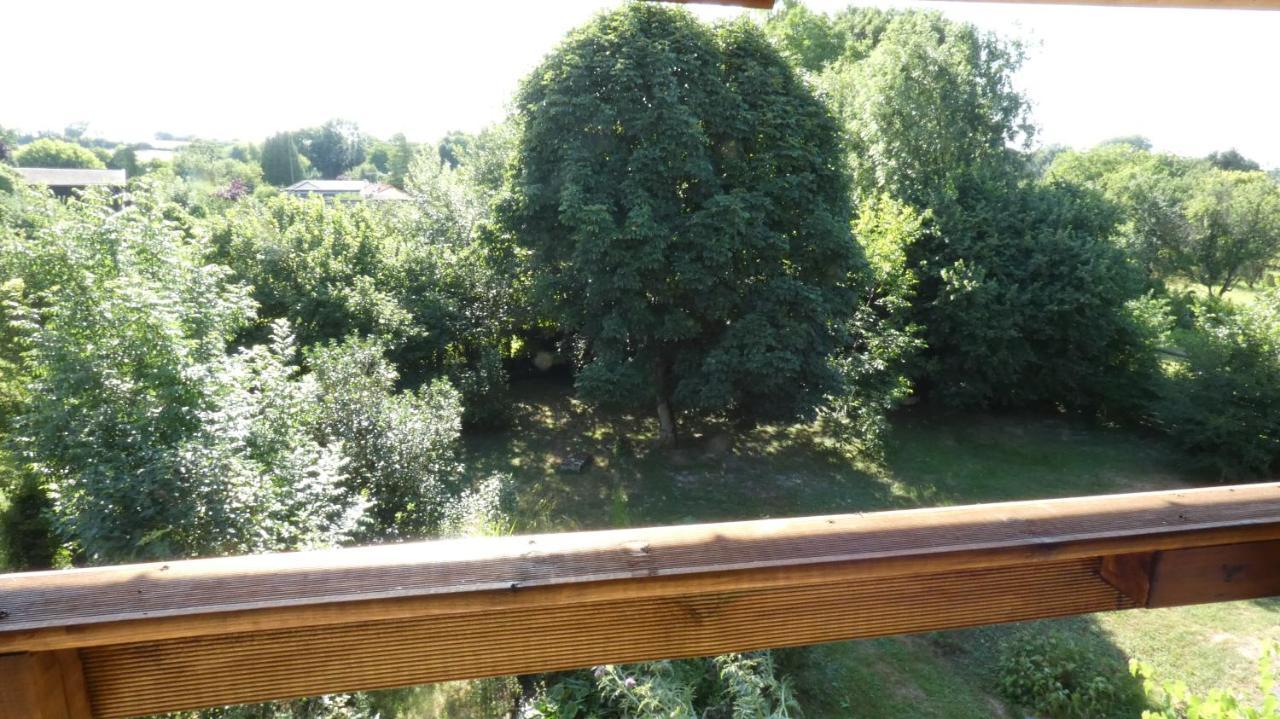 Chatrou Chatelraould-Saint-Louvent Luaran gambar