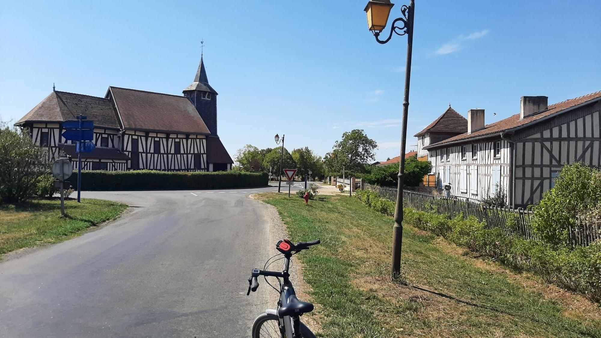 Chatrou Chatelraould-Saint-Louvent Luaran gambar